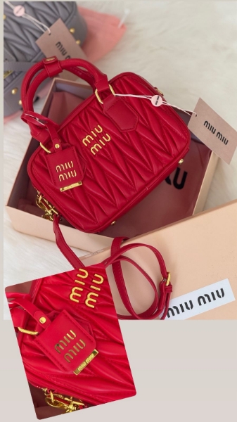 Imagen de BOLSO ROJO - MIU MIU 